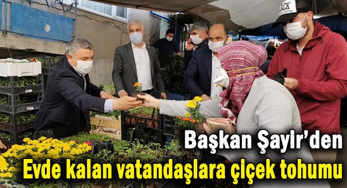 Başkan Şayir, vatandaşlara çiçek tohumu dağıttı