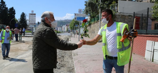 Gündoğdu, 1 Mayıs’ta çalışan işçilerin bayramını kutladı