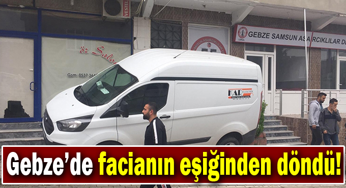 El freni çekilmeyen minibüs kaldırma çarparak durabildi