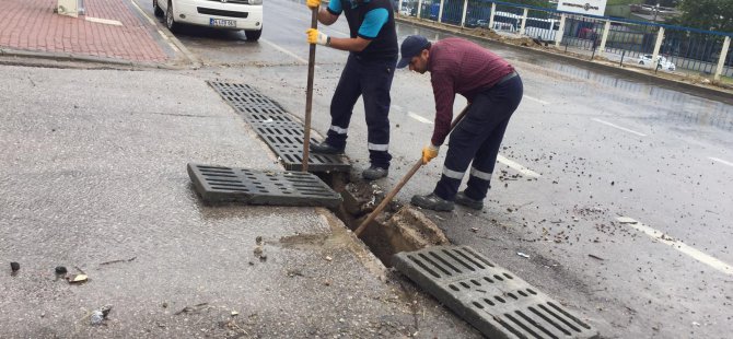 Büyükşehir ekipleri sel ve taşkınlara anında müdahale ediyor