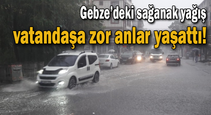 Sel bastı 2 servis aracı mahsur kaldı