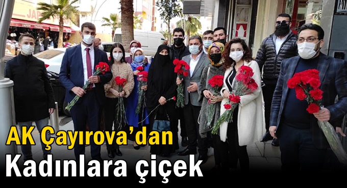 AK Çayırova’dan kadınlara çiçek