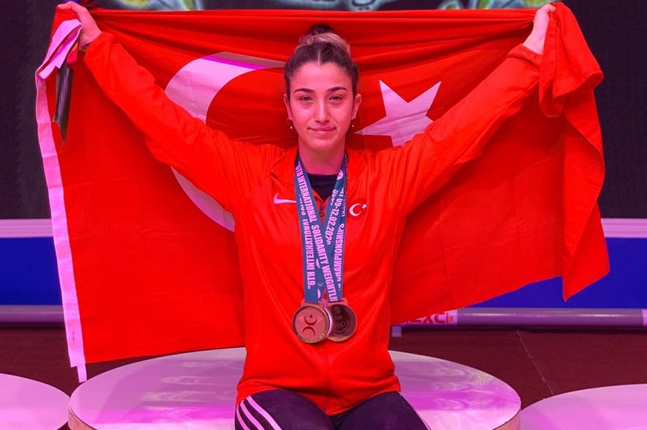 Berfin, Moskova’dan bronz ile döndü