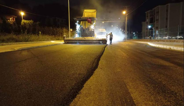 Asfaltlamada gece gündüz durmak yok