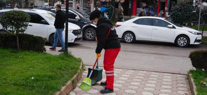 İzmit Belediyesi Temizlik İşleri Müdürlüğü kenti pırıl pırıl yapıyor