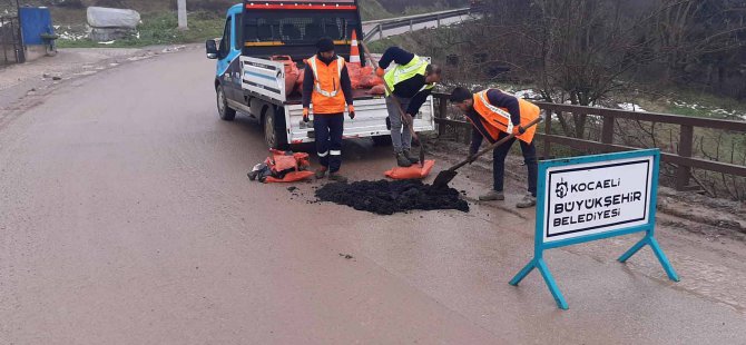 Bozulan yollar yenileniyor