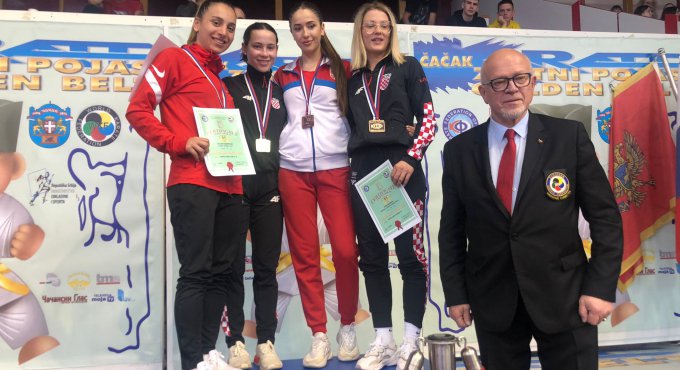 Kağıtsporlu karateciler Golden Belt’den 4 madalya çıkarttı