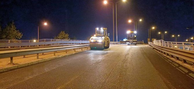 Gece yarısı asfalt serimiyle trafik aksatılmadı