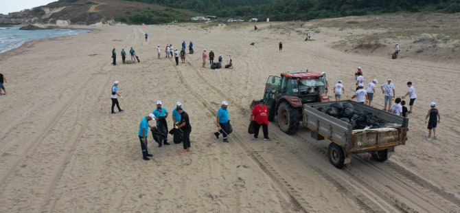 Balık Yakalama Yarışması öncesi Uzunkum Parkında kıyı temizliği