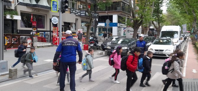 Zabıtadan okul önlerinde trafik haftası etkinliği