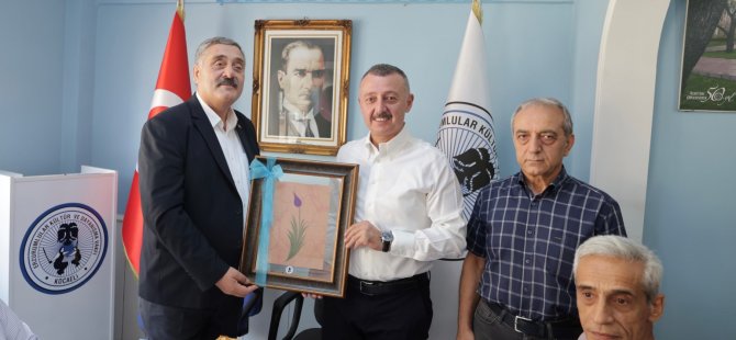 Başkan Büyükakın, Erzurum Vakfı’na konuk oldu