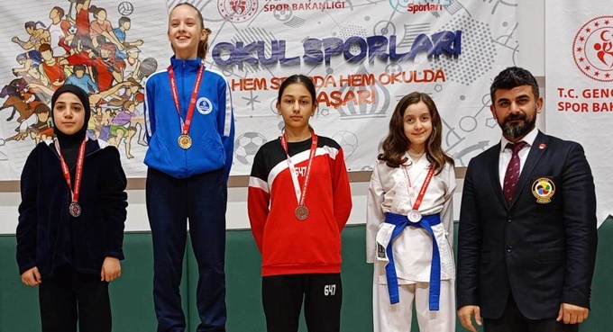 Karate il seçmelerinde Körfezli sporcuların başarısı