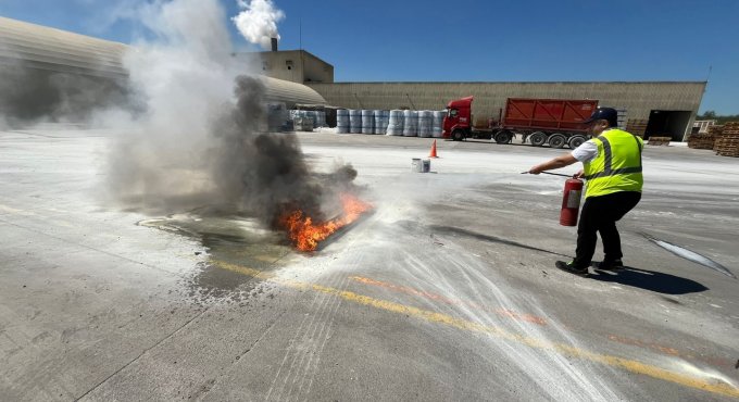 Büyükşehir İtfaiyesinden Eczacıbaşı’na eğitim