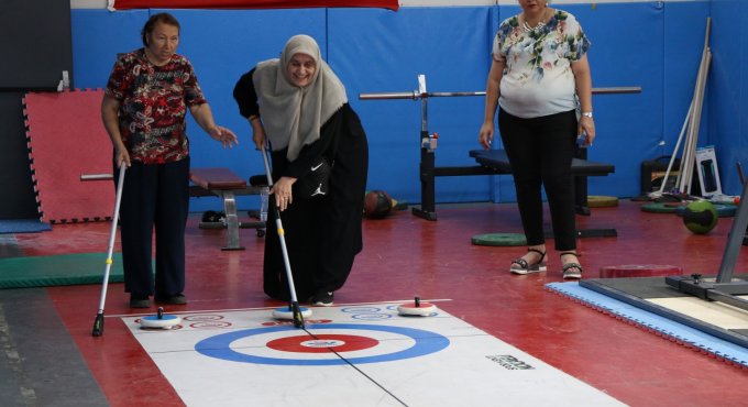 Büyükşehir sporla hayata bağlıyor