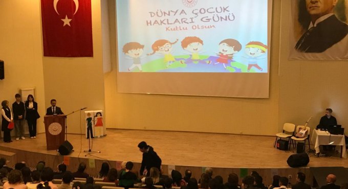 Vali Aktaş, 20 Kasım Dünya Çocuk Hakları Günü Etkinliğine Katıldı