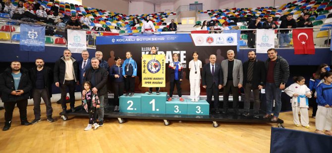 Kocaeli’de karate resitali yaşandı