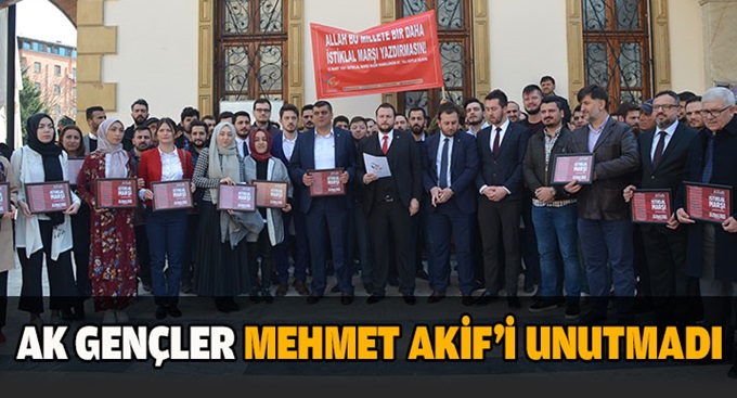 AK Gençler Mehmet Akif'i unutmadı!