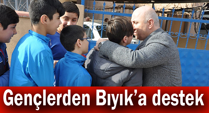 Gençlerden Bıyık’a destek