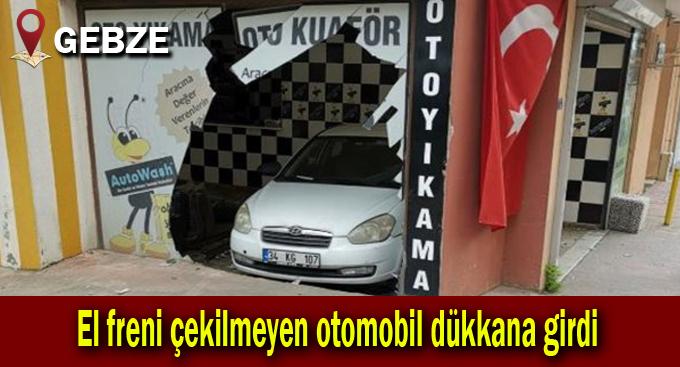 El freni çekilmeyen otomobil dükkana girdi