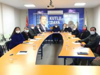 AK Parti İzmit 100 kişilik COVİD-19 ekibi kurdu