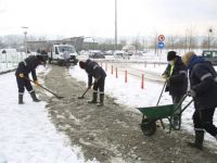 Büyükşehir, buzlanmaya karşı her sabah sahada