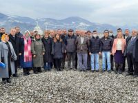 Çiftçiler, tıbbi ve aromatik bitkilerin işlendiği tesisleri gezdi