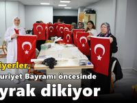 Kursiyerler, Cumhuriyet Bayramı öncesinde bayrak dikiyor