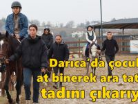 Darıca’da çocuklar at binerek ara tatilin tadını çıkarıyor