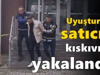 Uyuşturucu satıcısı kıskıvrak yakalandı!