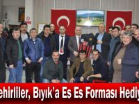 Eskişehirliler, Bıyık’a Es Es Forması Hediye Etti