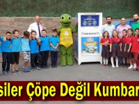 Giysiler Çöpe Değil Kumbaraya