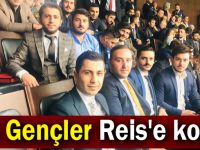 AK Gençler Reis'e koştu