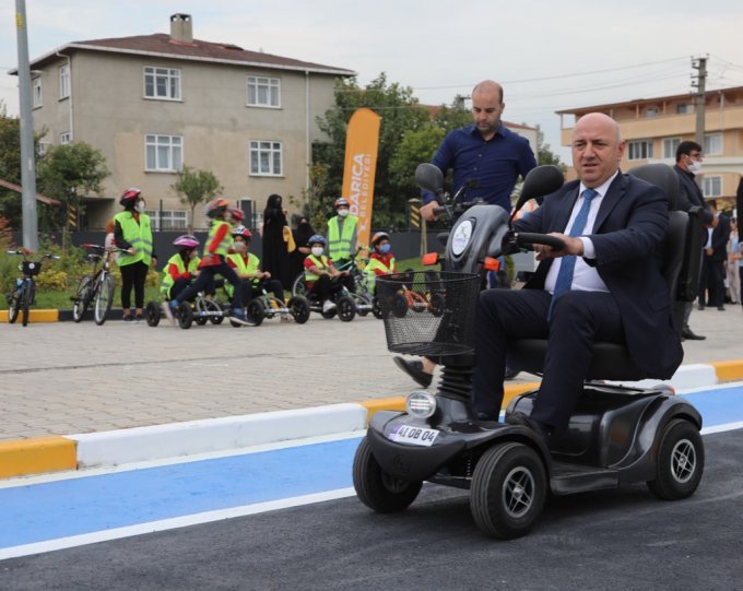 darica’da-cocuklara-uygulamali-trafik-egitimi-(7).jpg