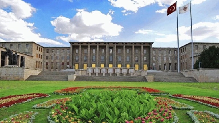TBMM’de Taciz Skandalı!