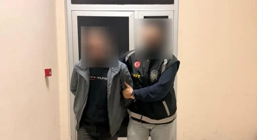 İzmit’te Dolandırıcılık Suçundan Aranan Şahıs Yakalandı!