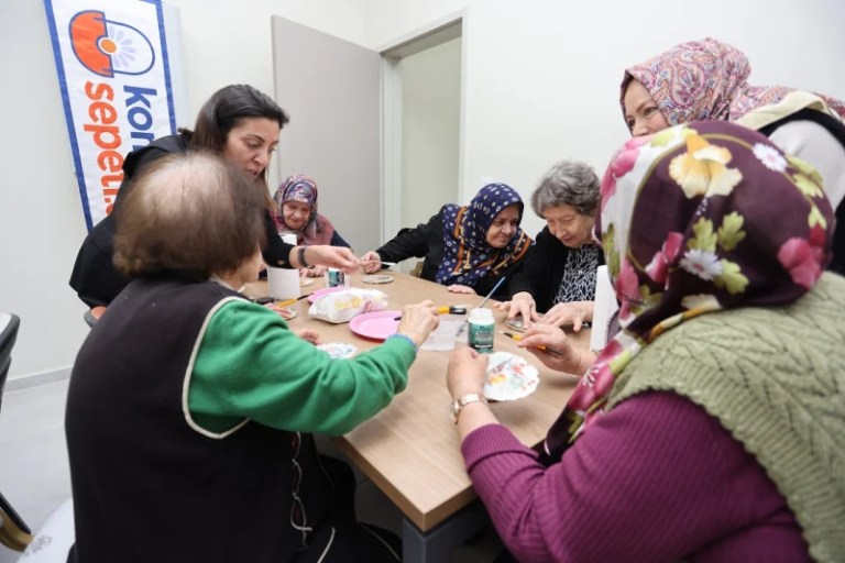 KO-MEK Vefası Kocaeli Huzurevi’nde Neşe Saçtı!