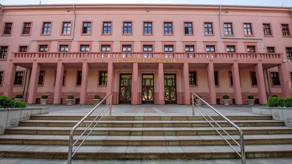 Adalet Bakanlığı’ndan YPG-PKK Propagandasına Soruşturma!