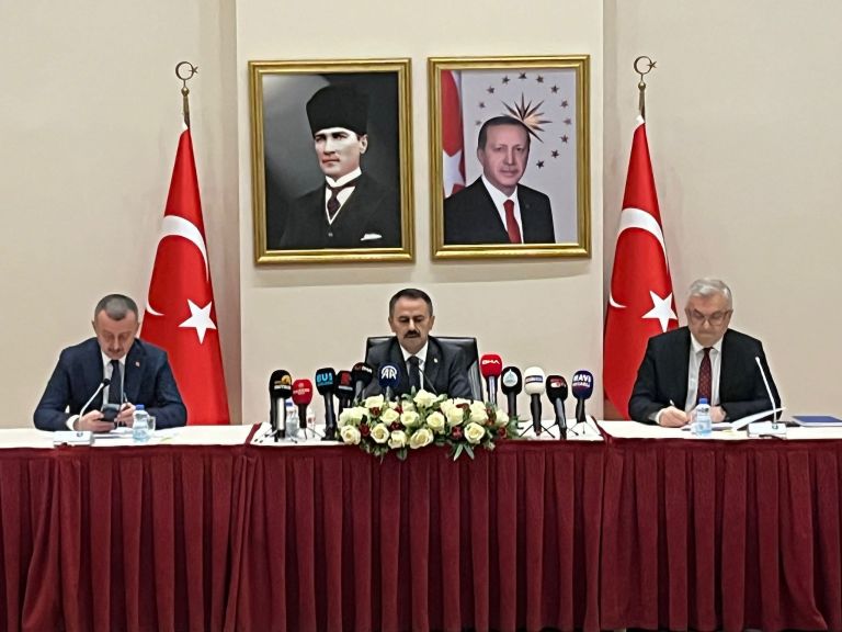 Derince’de 3 Blok Yıkılacak, Hizmet Aksamayacak!