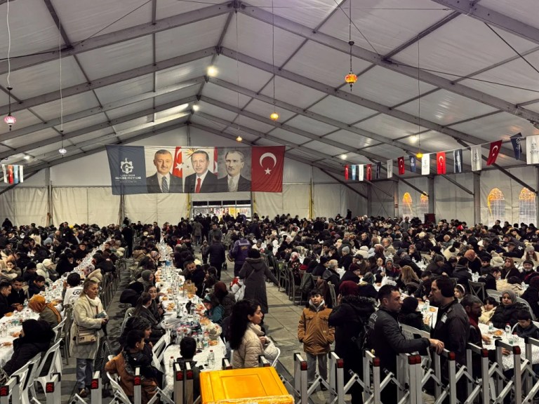 Ramazan Çadırı’nda ilahi aşkla coşan kalpler
