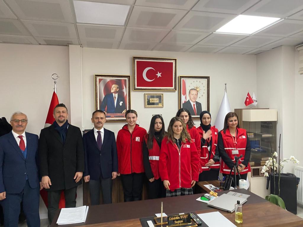 Vali Aktaş’tan Türk Kızılay Gebze Şubesi’ne Ziyaret!