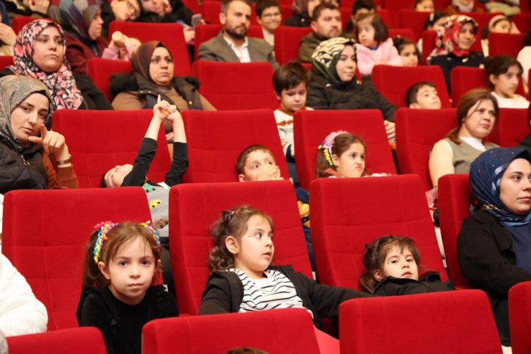 Başkan Büyükgöz, Gebze’de çocuklarla buluştu!