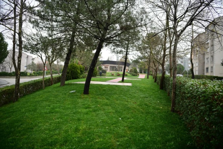 Çayırova parkları yenileniyor
