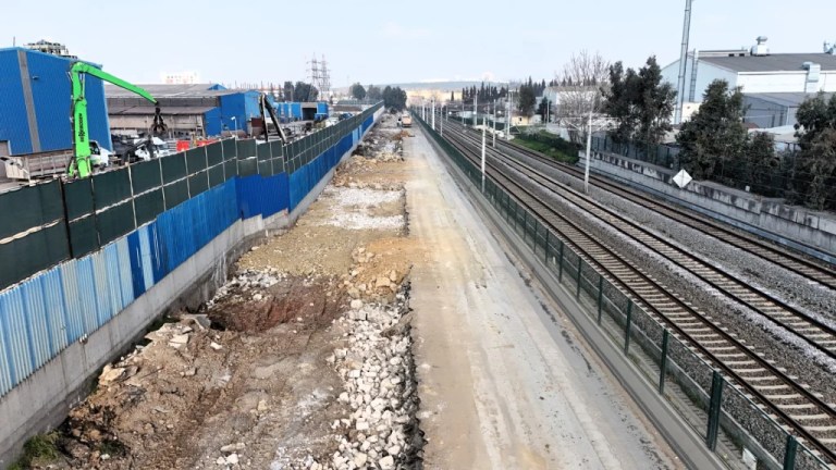Darıca Dutluk Sokak’ta Büyükşehir’den Yenileme Çalışması