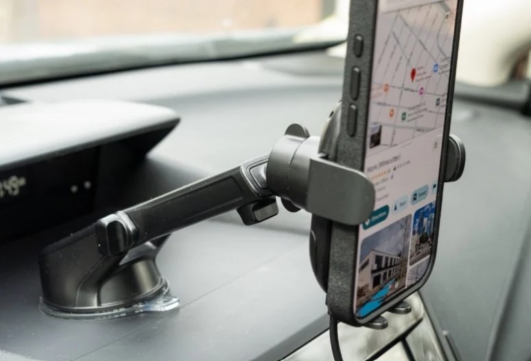 Telefon tutucu kullananlara ceza iddiası asılsız çıktı