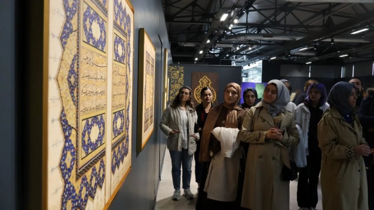 Öğrenciler Mukaddes Emanetleri Gördü, Duygulandı