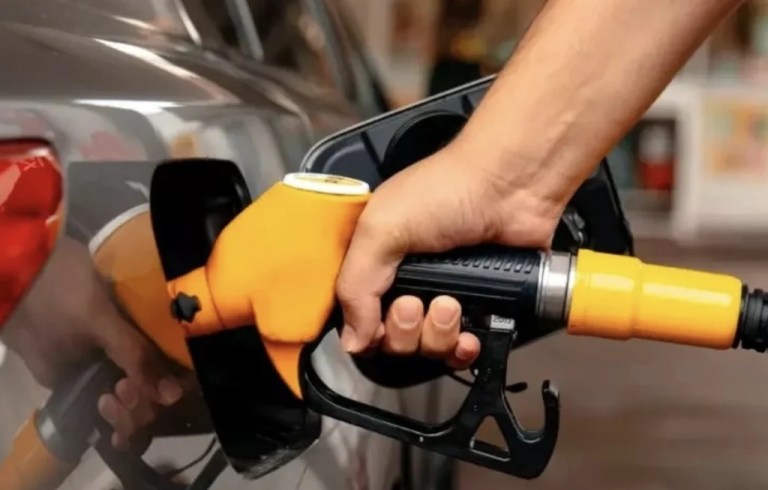 Motorin ve Benzinde Büyük İndirim Beklentisi