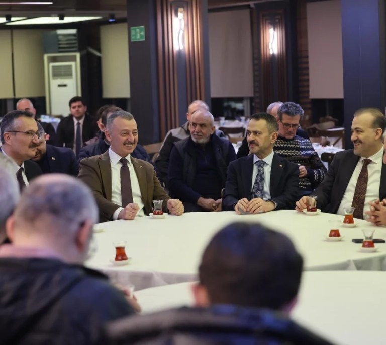Ziraatçılardan Başkan Büyükakın’a Çay Daveti