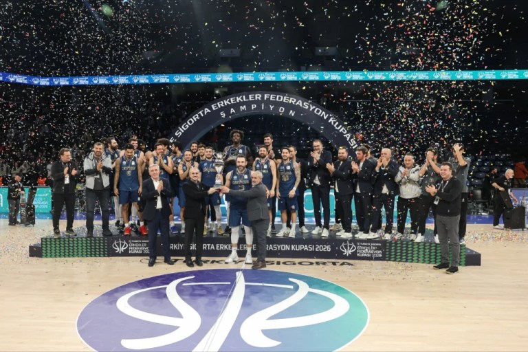 Çayırova Kupasına Kavuşuyor, Taraftarla Buluşuyor