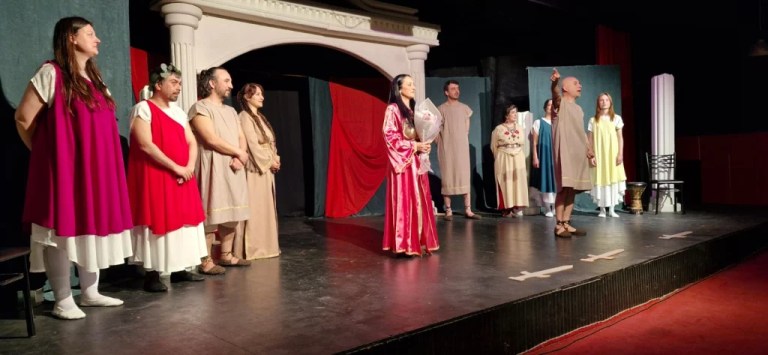 “Aşk Grevi” Oyunu İzleyiciden Tam Not Aldı