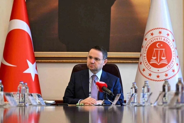 Adalet Bakanı Gürlek’ten yayınlardaki şiddet uyarısı